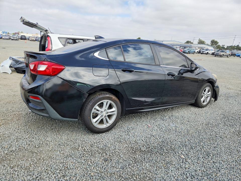Продажа на аукционе авто 2018 Chevrolet Cruze, vin: 1G1BE5SM6J7137193, номер лота: 59630876