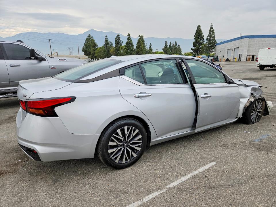 60654496 :رقم المزاد ، 1N4BL4DV6PN311562 vin ، 2023 Nissan Altima مزاد بيع