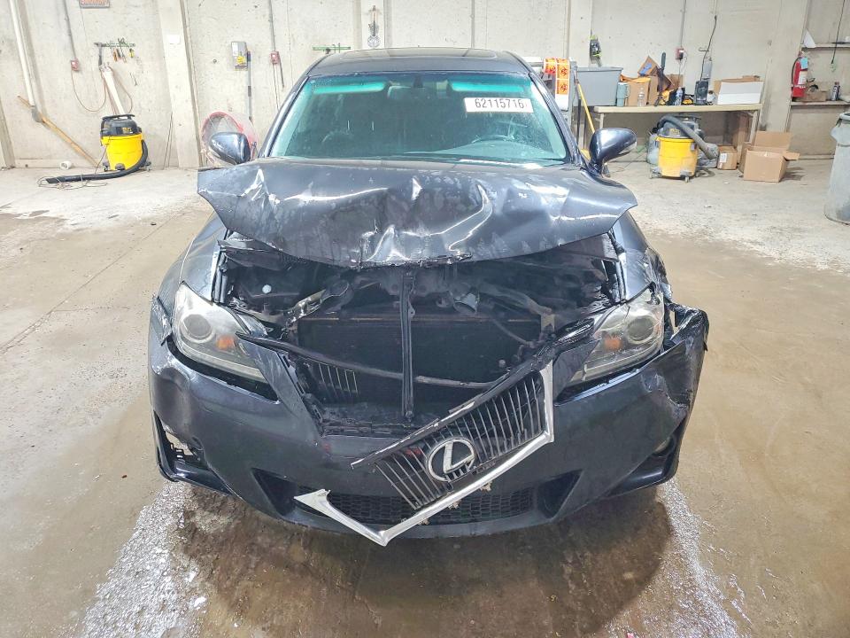62115716 :رقم المزاد ، JTHBF5C29B5149870 vin ، 2011 Lexus Is مزاد بيع