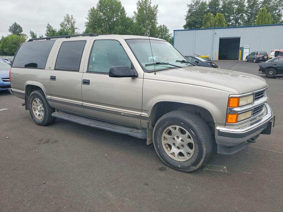 1999 Chevrolet Suburban მანქანა იყიდება აუქციონზე, vin: 3GNFK16R0XG113041, აუქციონის ნომერი: 62529646