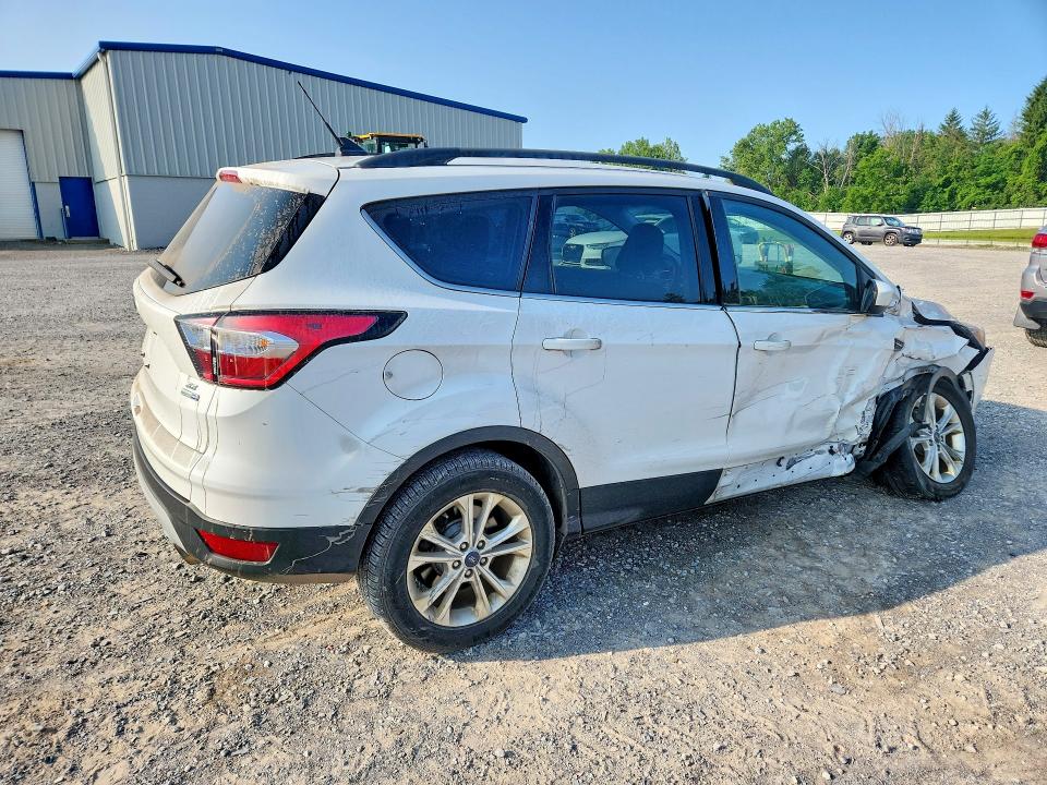 Продажа на аукционе авто 2018 Ford Escape, vin: 1FMCU9GD2JUC53826, номер лота: 61752666