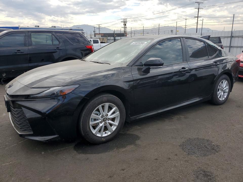 Auction sale of the 2025 Toyota Camry, vin: 4T1DAACK7SU598600, lot number: 61035306