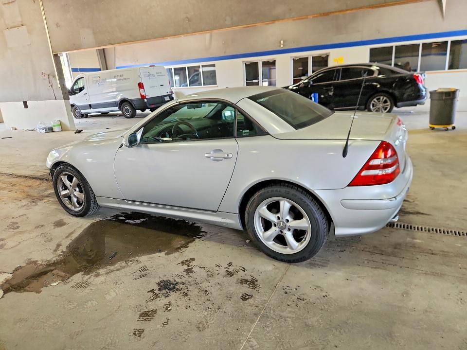 2002 Mercedes-benz Slk მანქანა იყიდება აუქციონზე, vin: WDBKK65F02F262800, აუქციონის ნომერი: 59831116