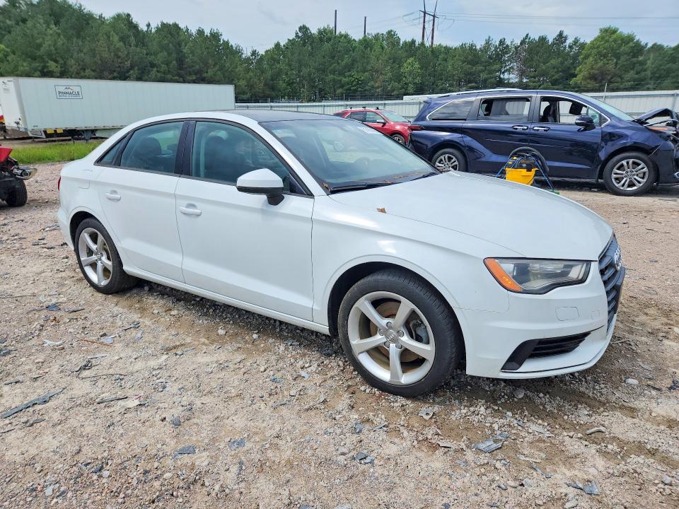 Продажа на аукционе авто 2015 Audi A3, vin: WAUBFGFF5F1003293, номер лота: 61490496