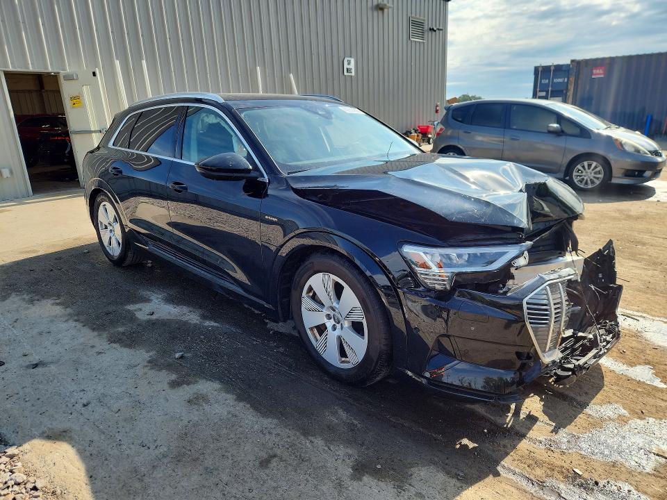 Aukcja sprzedaży 2019 Audi E-tron, vin: WA1LAAGE7KB011984, numer aukcji: 60359206