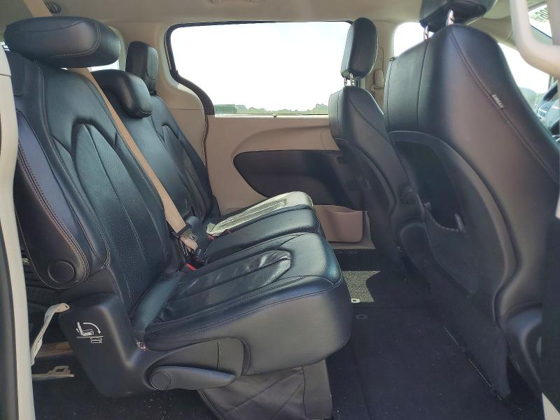 59947896 :رقم المزاد ، 2C4RC1BGXJR258645 vin ، 2018 Chrysler Pacifica مزاد بيع