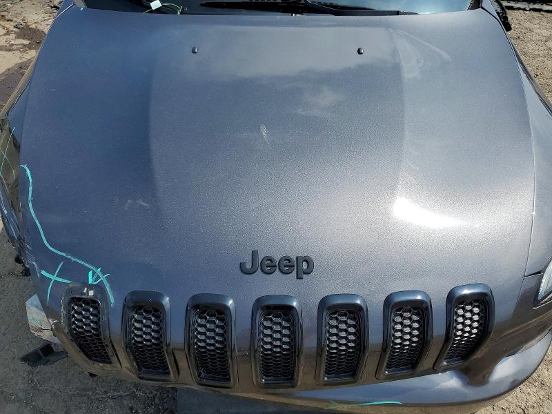 60388466 :رقم المزاد ، 1C4PJLCB2JD606291 vin ، 2018 Jeep Cherokee مزاد بيع