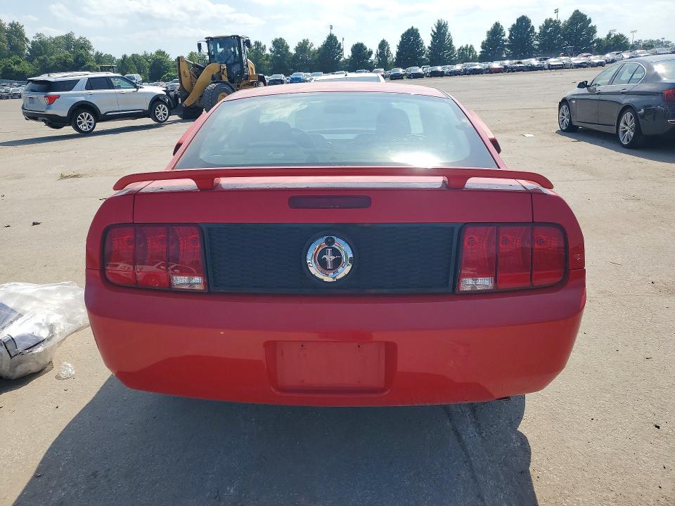 2006 Ford Mustang მანქანა იყიდება აუქციონზე, vin: 1ZVFT80N265117194, აუქციონის ნომერი: 62104526