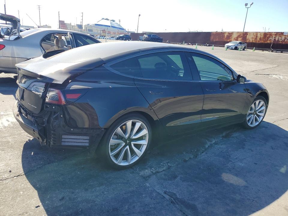 59309966 :رقم المزاد ، 5YJ3E1EB1KF186747 vin ، 2019 Tesla Model 3 مزاد بيع
