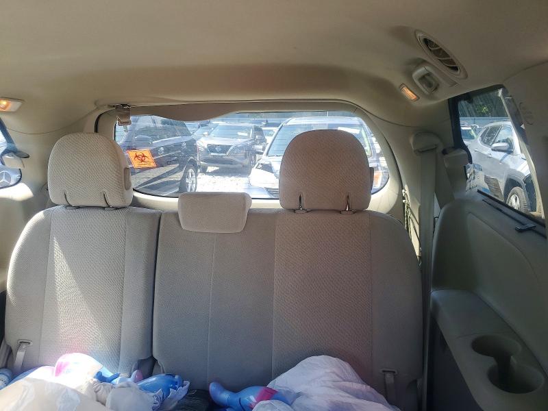 61474386 :رقم المزاد ، 5TDJK3DC5BS024637 vin ، 2011 Toyota Sienna مزاد بيع
