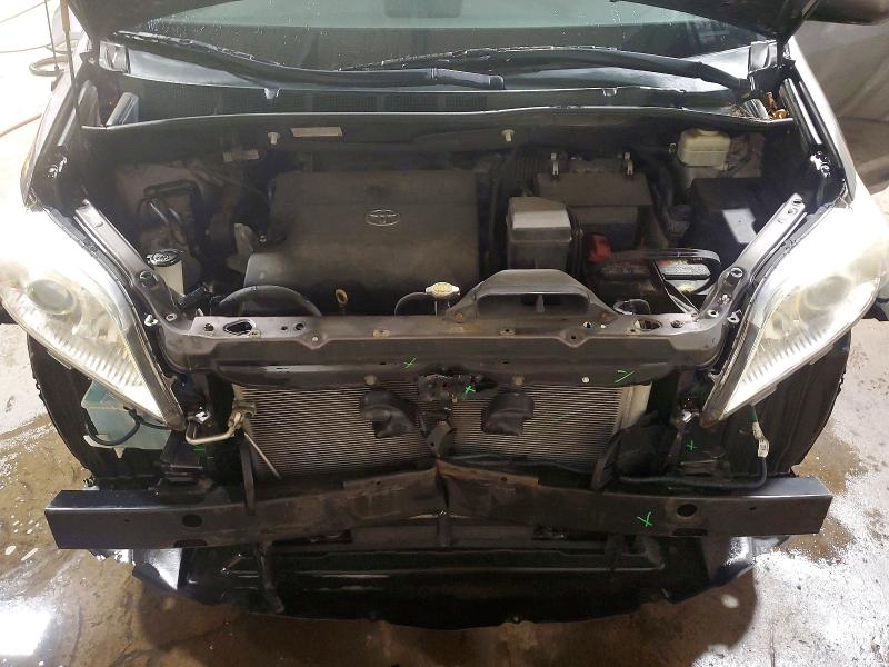 60690006 :رقم المزاد ، 5TDJK3DC8DS069719 vin ، 2013 Toyota Sienna مزاد بيع