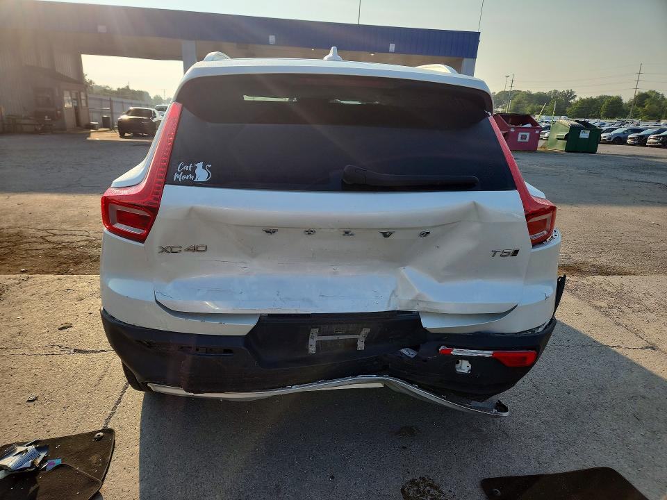 62627636 :رقم المزاد ، YV4162UK8M2507262 vin ، 2021 Volvo Xc40 مزاد بيع