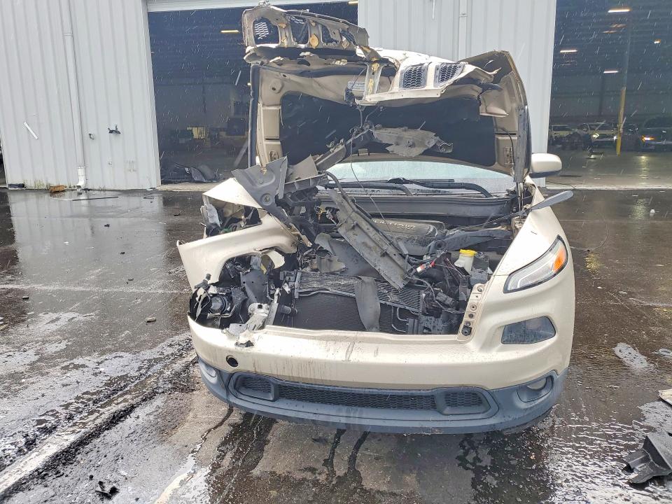 Auction sale of the 2015 Jeep Cherokee, vin: 1C4PJLCB7FW590097, lot number: 60872596