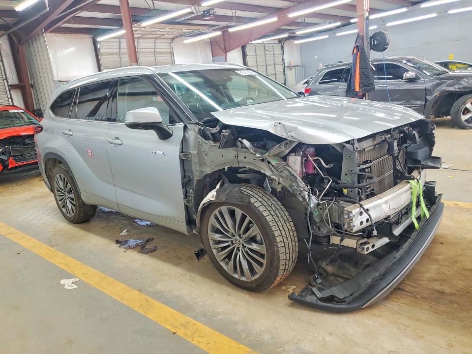2021 Toyota Highlander მანქანა იყიდება აუქციონზე, vin: 5TDFARAH1MS011592, აუქციონის ნომერი: 61561766