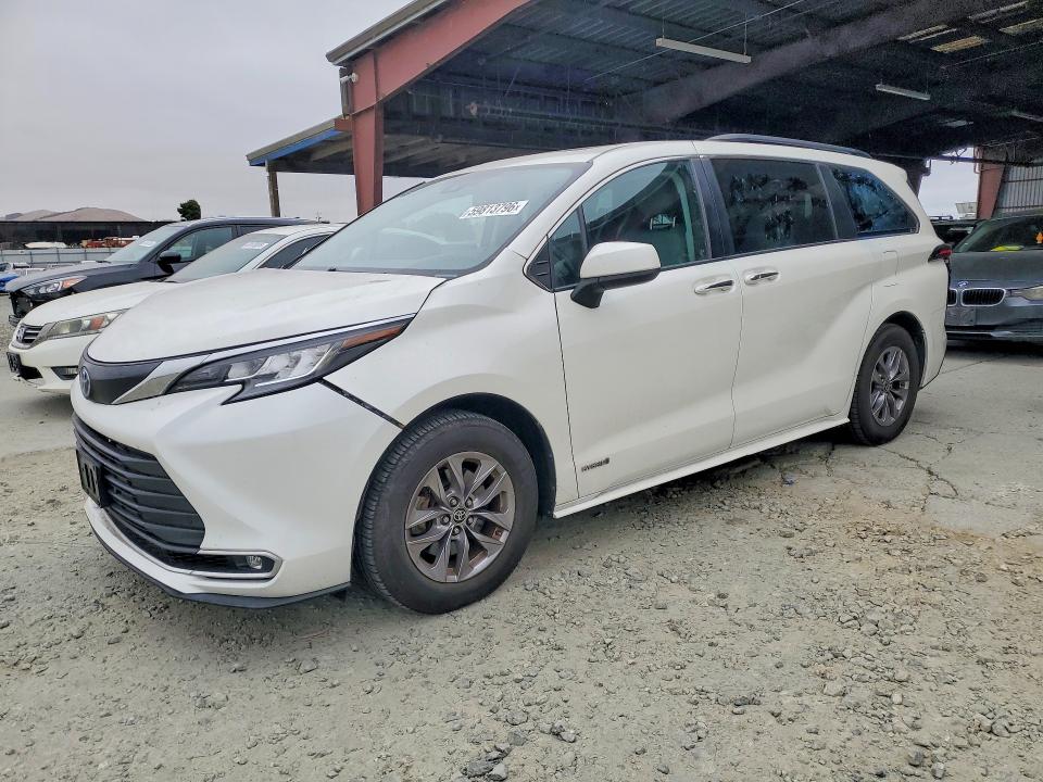 Продажа на аукционе авто 2021 Toyota Sienna, vin: 5TDJSKFCXMS005799, номер лота: 59813796