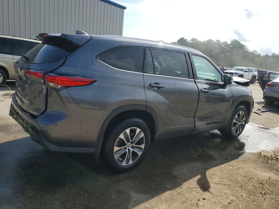 61565446 :رقم المزاد ، 5TDHZRBH3NS594426 vin ، 2022 Toyota Highlander مزاد بيع