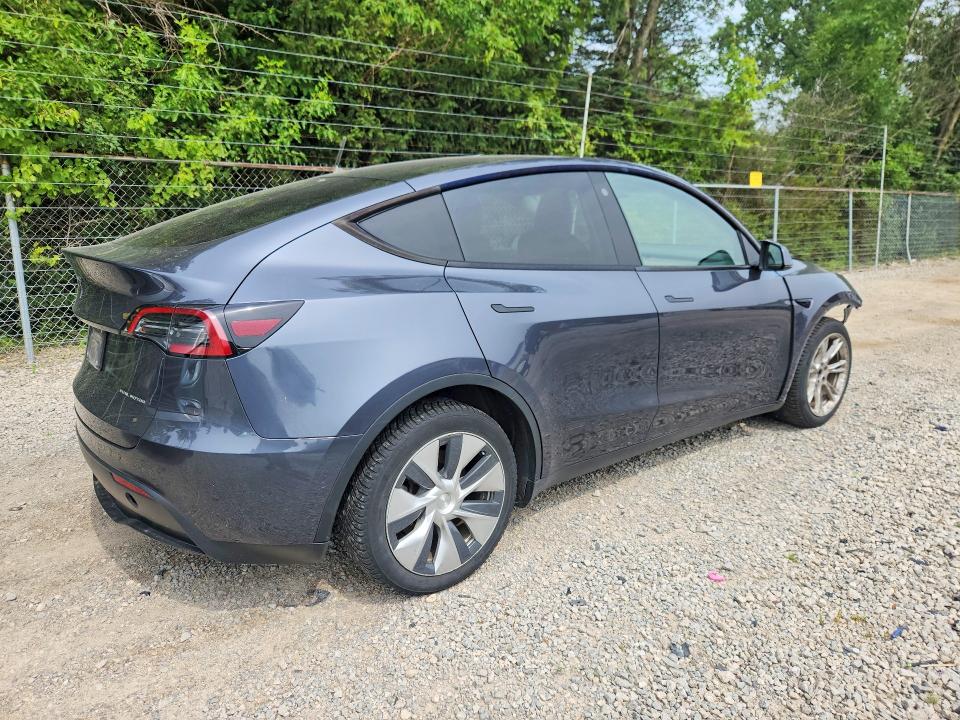 60927276 :رقم المزاد ، 7SAYGDEEXNF390983 vin ، 2022 Tesla Model Y مزاد بيع