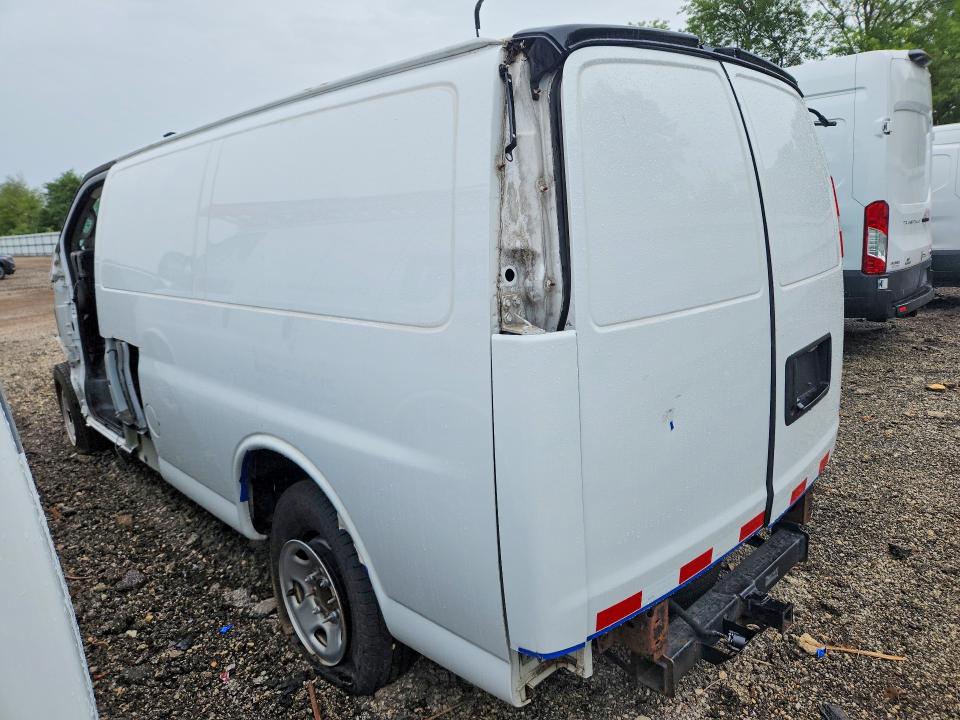 63678386 :رقم المزاد ، 1GCWGAFPXJ1319823 vin ، 2018 Chevrolet Express G2500 مزاد بيع