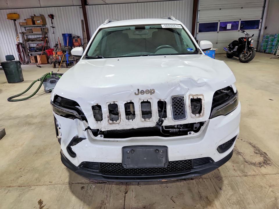 60820816 :رقم المزاد ، 1C4PJLCB5LD628319 vin ، 2020 Jeep Cherokee مزاد بيع