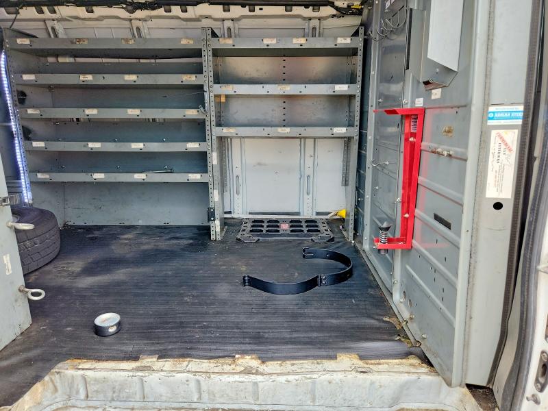 60677936 :رقم المزاد ، 1GCZGHFG3G1152395 vin ، 2016 Chevrolet Express G3500 مزاد بيع