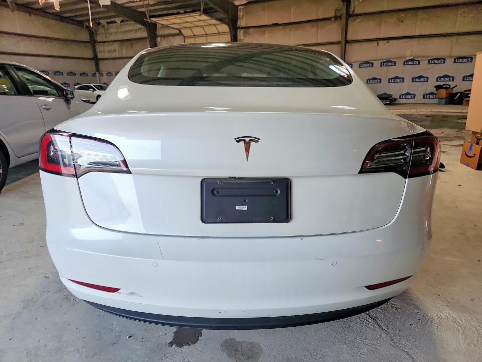 60530836 :رقم المزاد ، 5YJ3E1EAXNF368698 vin ، 2022 Tesla Model 3 مزاد بيع