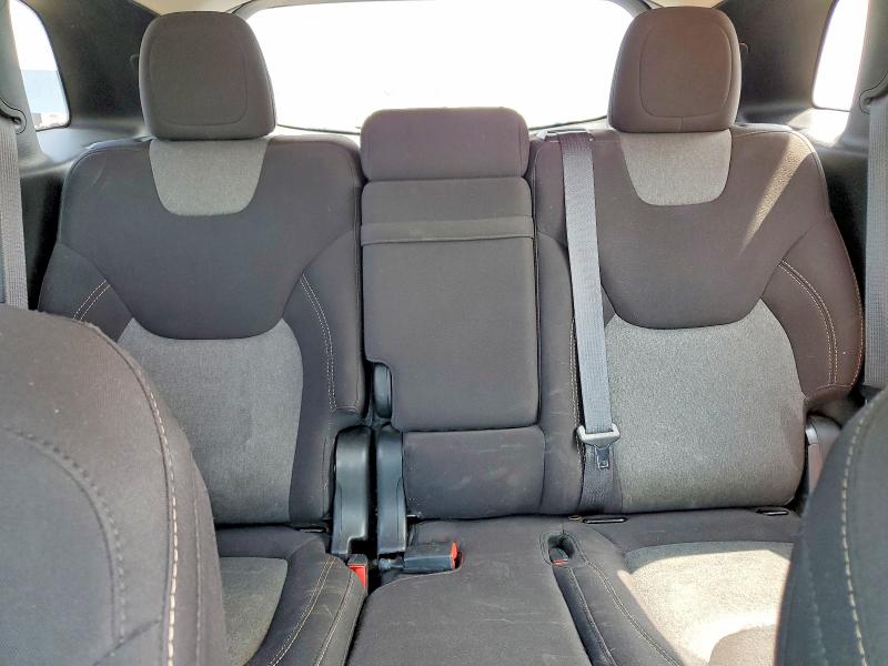 60388466 :رقم المزاد ، 1C4PJLCB2JD606291 vin ، 2018 Jeep Cherokee مزاد بيع