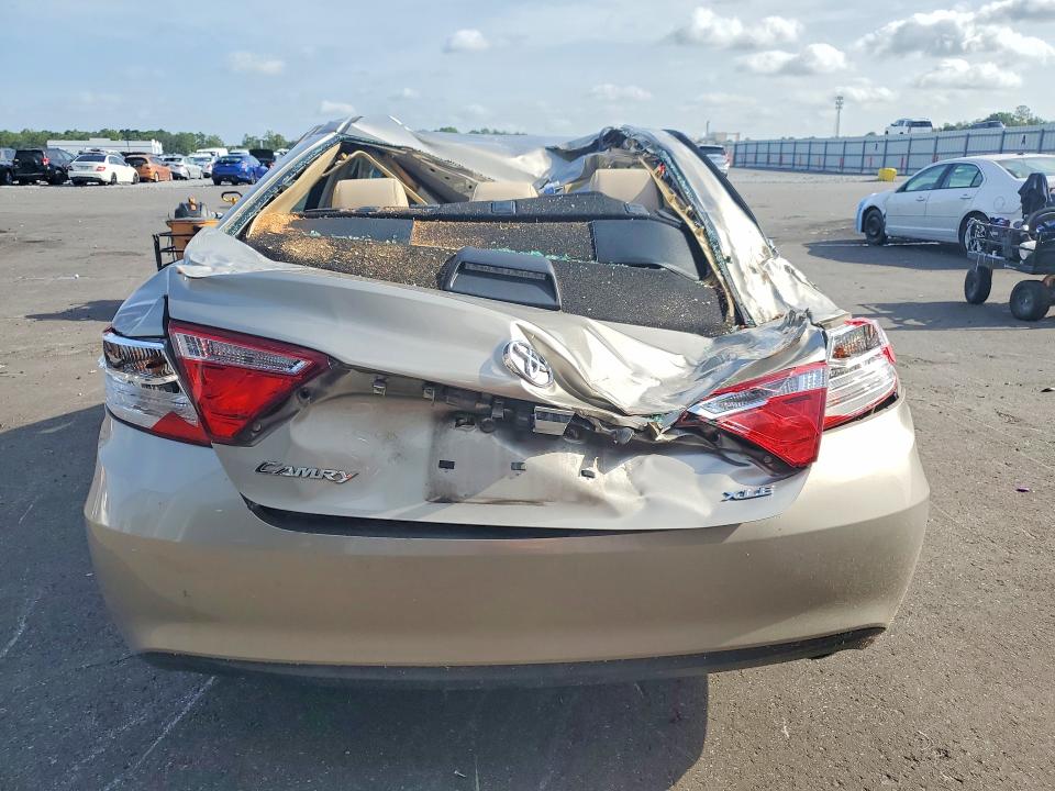 61908206 :رقم المزاد ، 4T1BF1FK3HU432328 vin ، 2017 Toyota Camry مزاد بيع