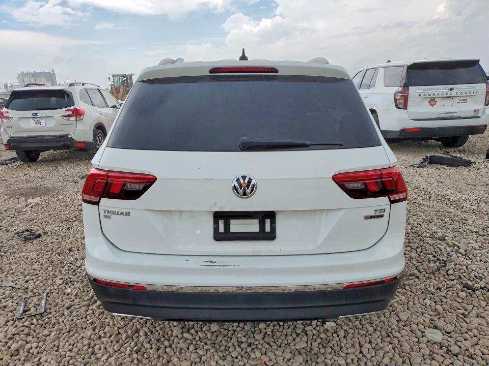 Продаж на аукціоні авто 2018 Volkswagen Tiguan, vin: 3VV2B7AX1JM096342, номер лоту: 61621466