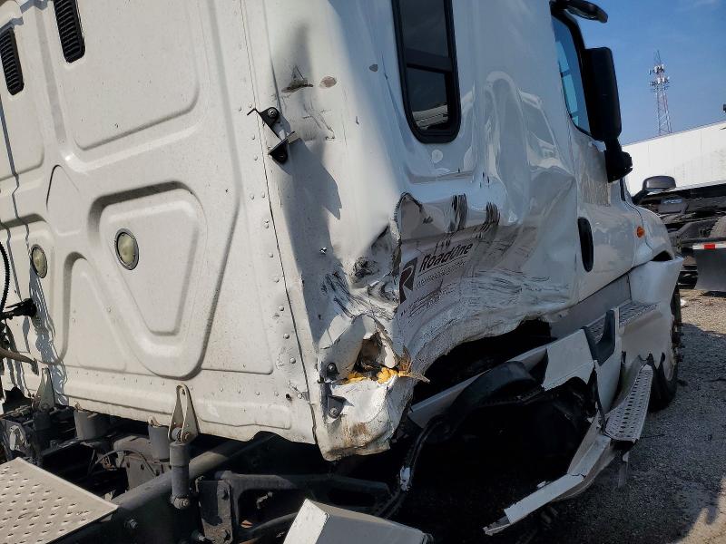 Продаж на аукціоні авто 2016 Freightliner Cascadia 125, vin: 3AKJGLBGXGSHG3174, номер лоту: 60258436