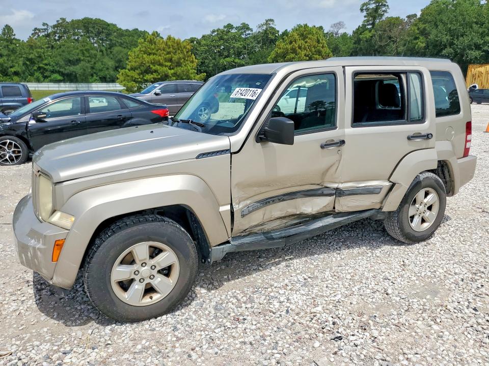 61420116 :رقم المزاد ، 1J4PP2GK7BW569693 vin ، 2011 Jeep Liberty مزاد بيع