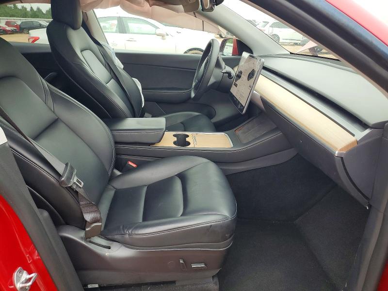 62121106 :رقم المزاد ، 5YJYGDEE3MF253685 vin ، 2021 Tesla Model Y مزاد بيع