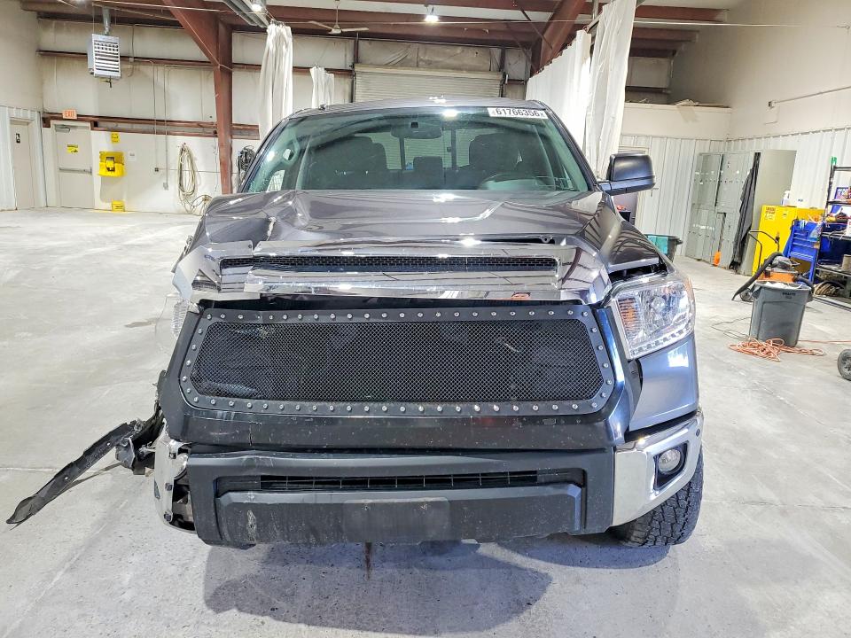 Auction sale of the 2016 Toyota Tundra, vin: 5TFUY5F1XGX576235, lot number: 61766356