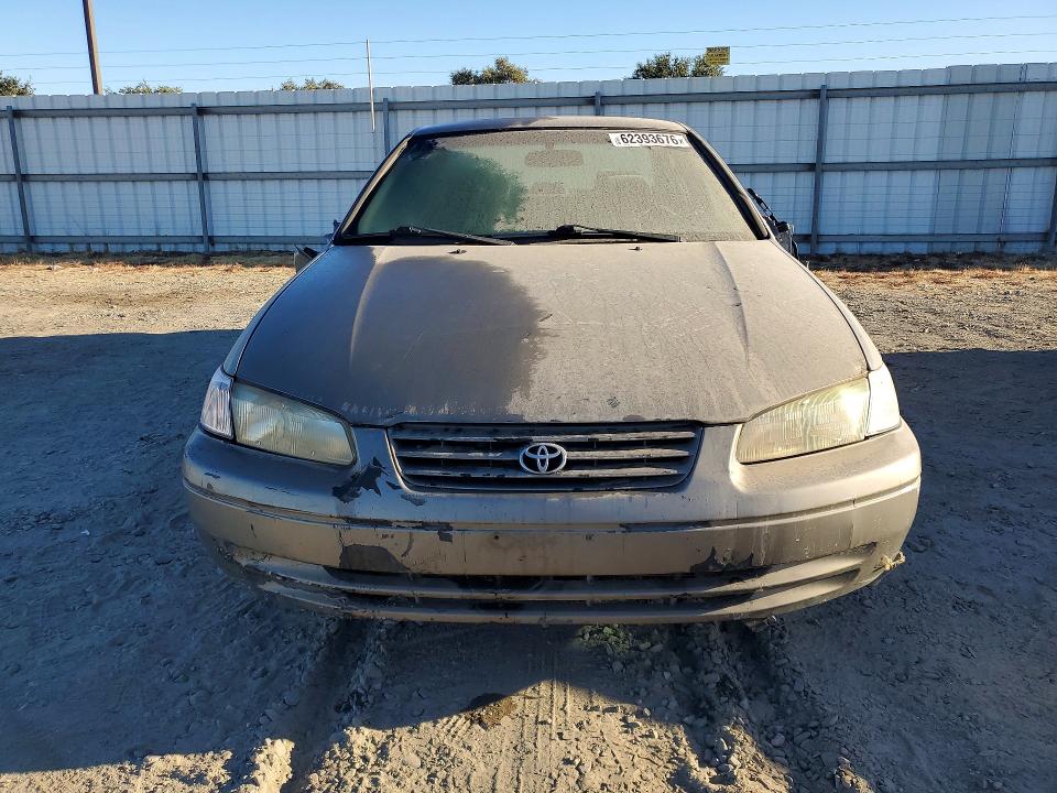 1998 Toyota Camry მანქანა იყიდება აუქციონზე, vin: JT2BF22K1W0112230, აუქციონის ნომერი: 62393676