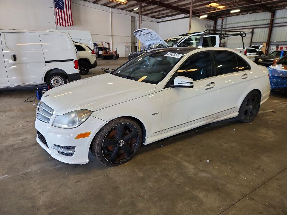 58665276 :رقم المزاد ، WDDGF4HB4CR218622 vin ، 2012 Mercedes-benz C مزاد بيع