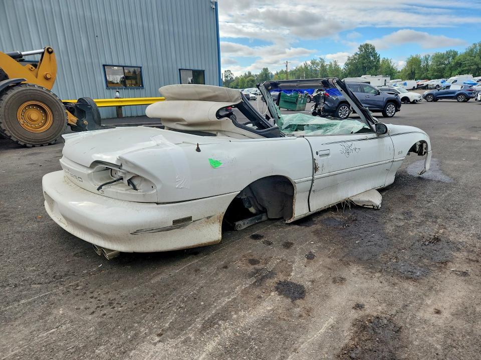 62678556 :رقم المزاد ، 2G1FP32GXW2149484 vin ، 1998 Chevrolet Camaro مزاد بيع