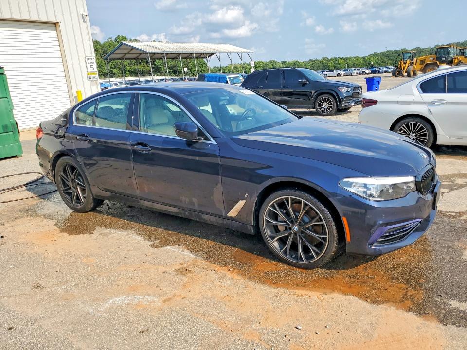 61605536 :رقم المزاد ، WBAJB1C5XKB375586 vin ، 2019 Bmw 530xe مزاد بيع