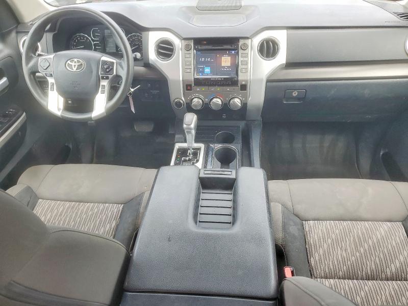 60658686 :رقم المزاد ، 5TFUY5F1XJX754331 vin ، 2018 Toyota Tundra مزاد بيع