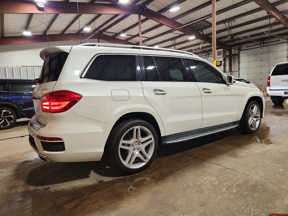 61887666 :رقم المزاد ، 4JGDF7DE1FA465089 vin ، 2015 Mercedes-benz Gl مزاد بيع