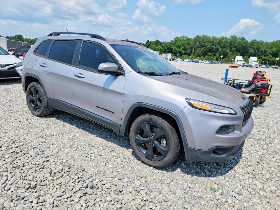 59367826 :رقم المزاد ، 1C4PJLCB7JD543124 vin ، 2018 Jeep Cherokee مزاد بيع