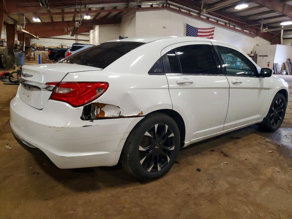 62833186 :رقم المزاد ، 1C3BC1FB2BN549627 vin ، 2011 Chrysler 200 مزاد بيع