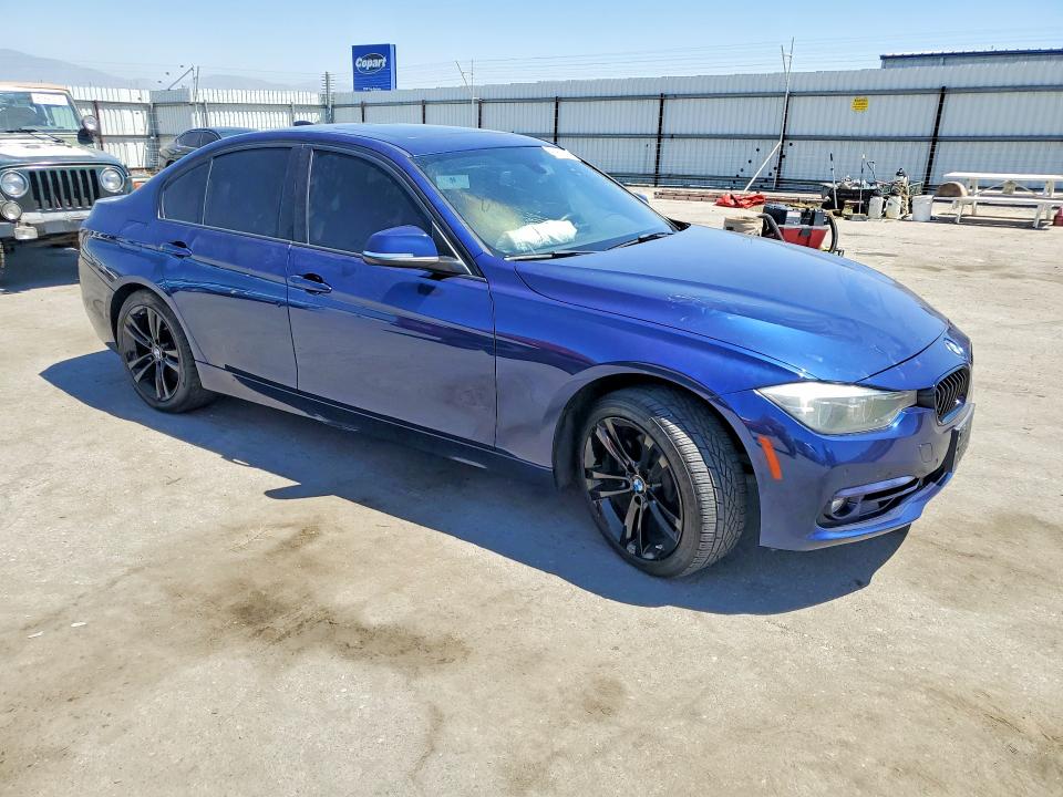 61615896 :رقم المزاد ، WBA8B9G53JNU58359 vin ، 2018 Bmw 330 مزاد بيع