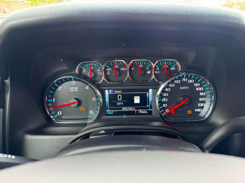 62321766 :رقم المزاد ، 1GNSKHKC5KR222533 vin ، 2019 Chevrolet Suburban مزاد بيع