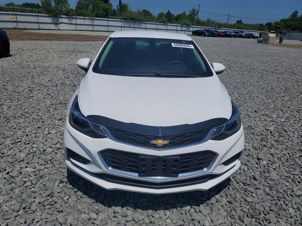 60080606 :رقم المزاد ، 1G1BE5SM7H7270894 vin ، 2017 Chevrolet Cruze مزاد بيع