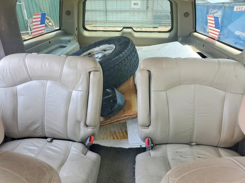 59370616 :رقم المزاد ، 3GNFK16Z32G257661 vin ، 2002 Chevrolet Suburban مزاد بيع