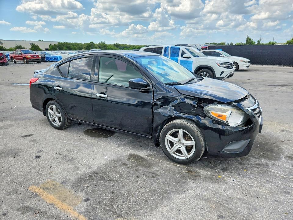 61988036 :رقم المزاد ، 3N1CN7AP5FL887984 vin ، 2015 Nissan Versa مزاد بيع