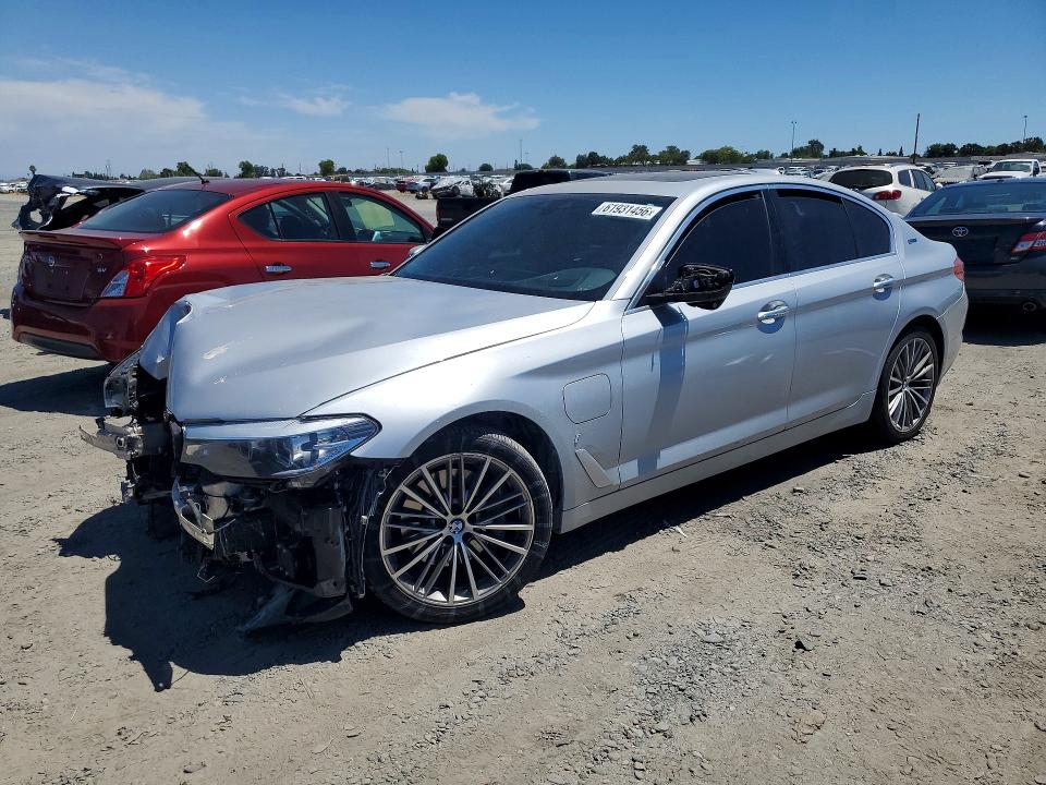 61931456 :رقم المزاد ، WBAJA9C55JB253346 vin ، 2018 Bmw 530e مزاد بيع