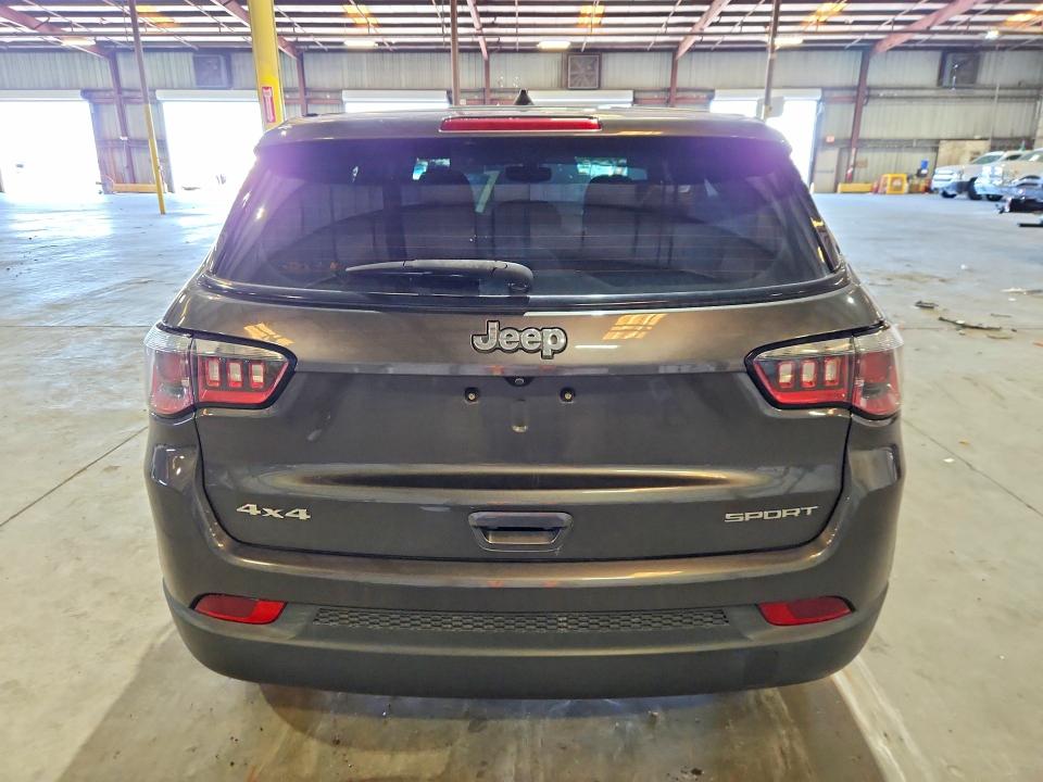 59591916 :رقم المزاد ، 3C4NJDAB0JT177176 vin ، 2018 Jeep Compass مزاد بيع