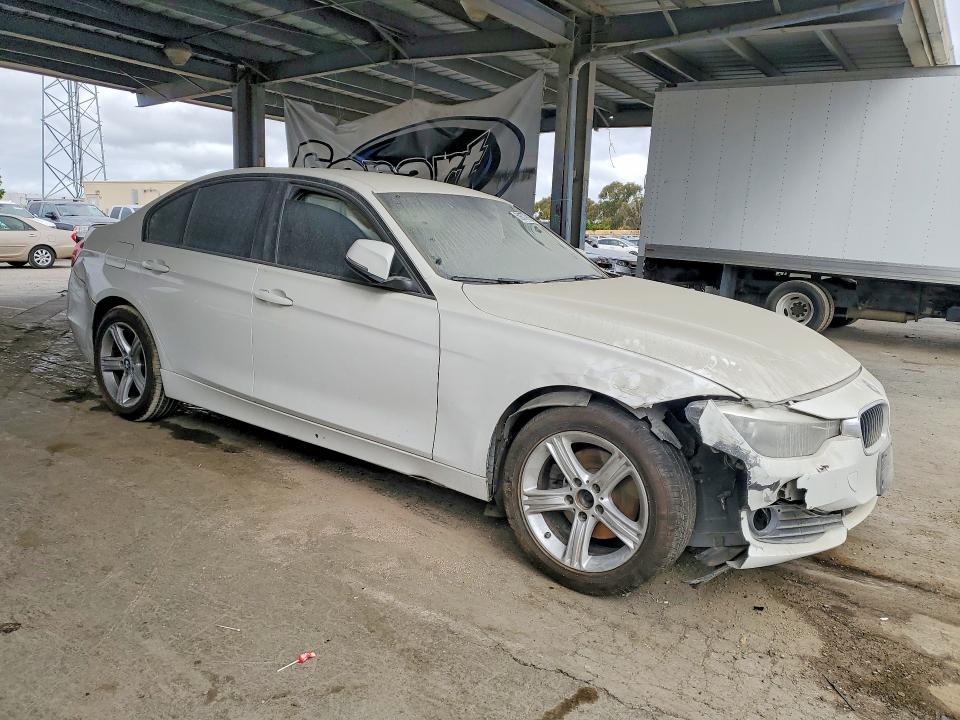 57184816 :رقم المزاد ، WBA3B1C57EP680687 vin ، 2014 Bmw 320 مزاد بيع