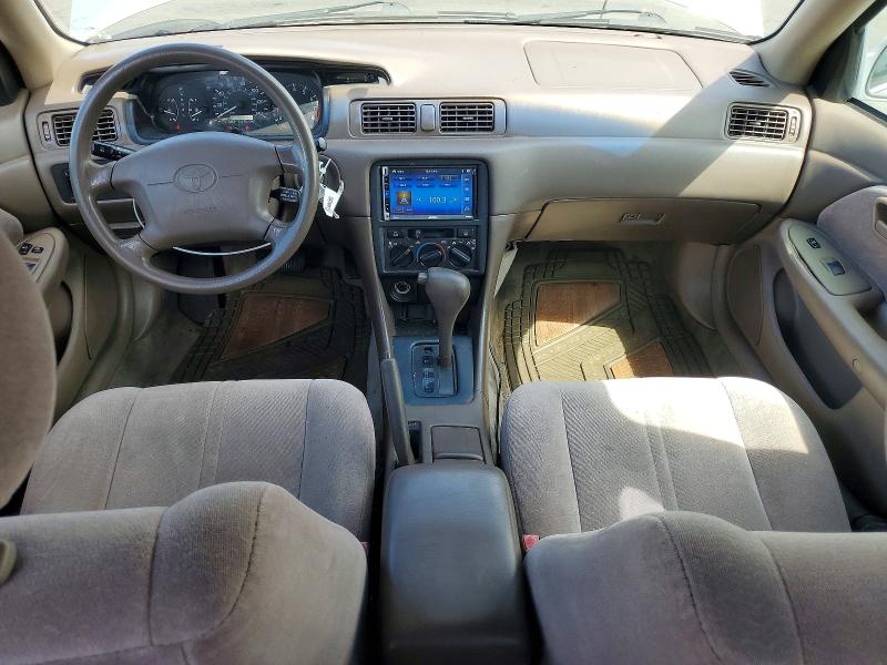 61663006 :رقم المزاد ، 4T1BG22K8XU519925 vin ، 1999 Toyota Camry مزاد بيع