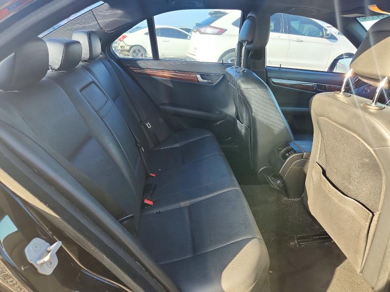 61566116 :رقم المزاد ، WDDGF8BB7AF424452 vin ، 2010 Mercedes-benz C مزاد بيع